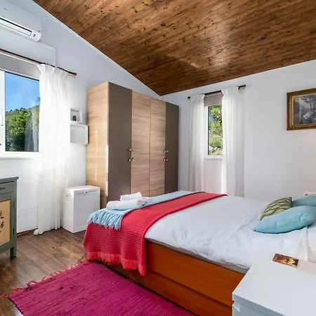 The Captain's House Heated Pool, Sea Views *